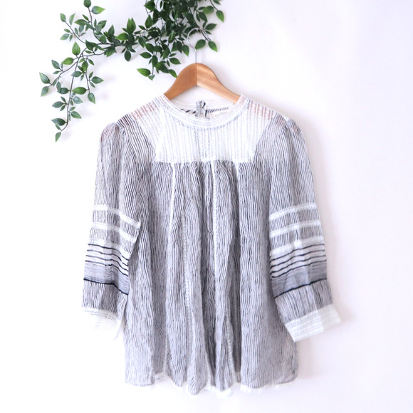 Floreat Anthropologie Lace Yoke 3/4 Sleeve Chiffon Gray Striped Top Size Small - Picture 1 of 4